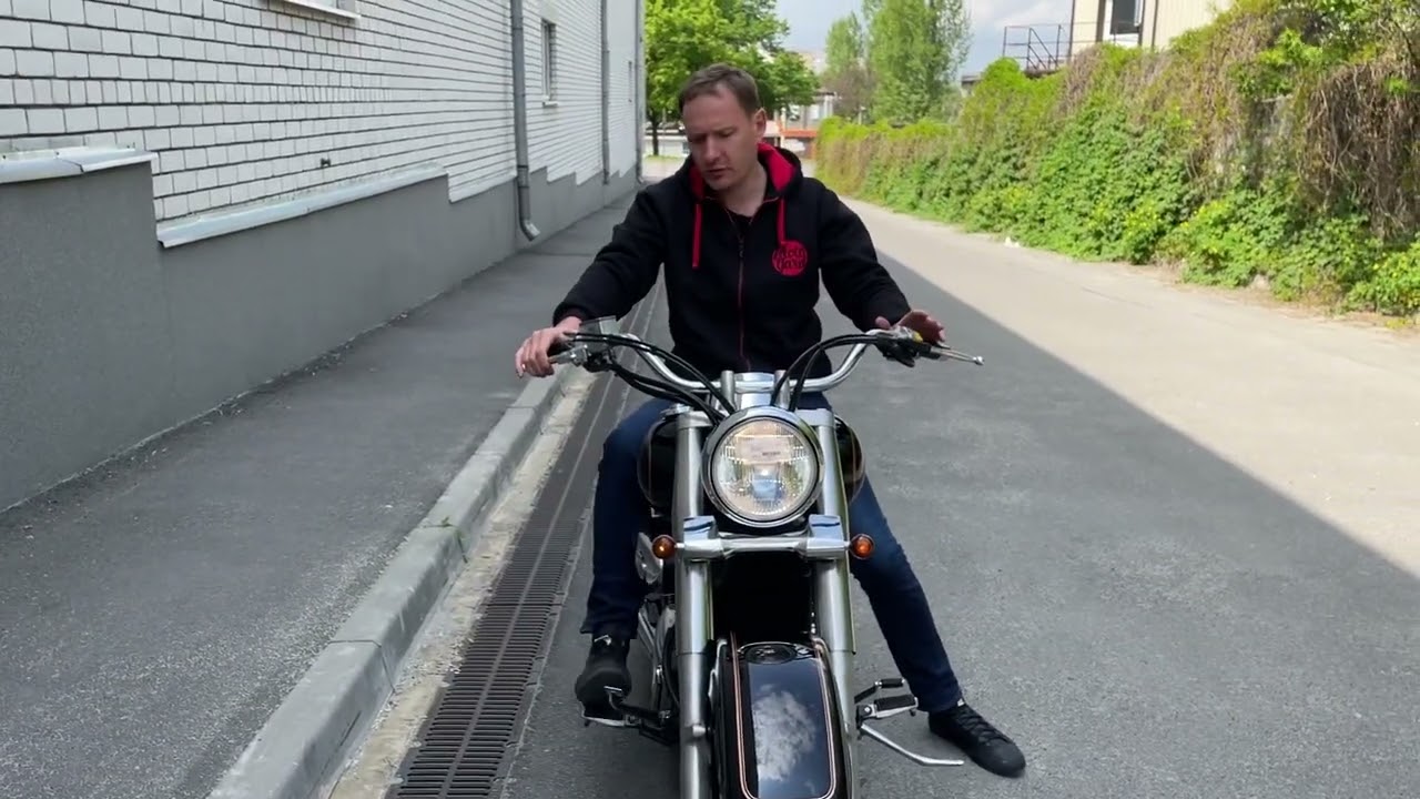 Осмотр мотоцикла Suzuki Intruder 400 с пробегом 21269 км