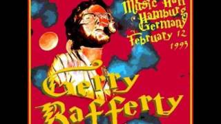 Vignette de la vidéo "Gerry Rafferty (live) - Hearts Run Dry"