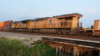 😎 A Beautiful Fully Double-Stacked (2+2) Union Pacific!! Enjoy! 🎯💪