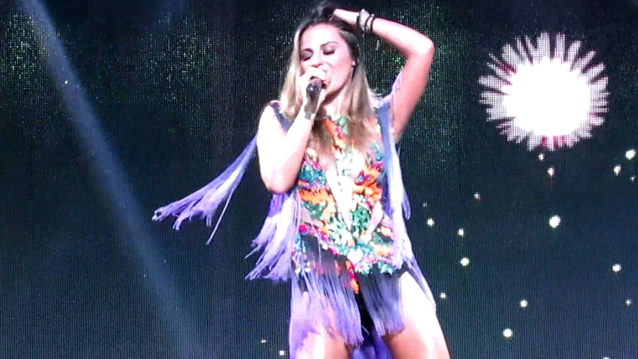 Maite Perroni - Adicta - Tour Love 2016 - YouTube