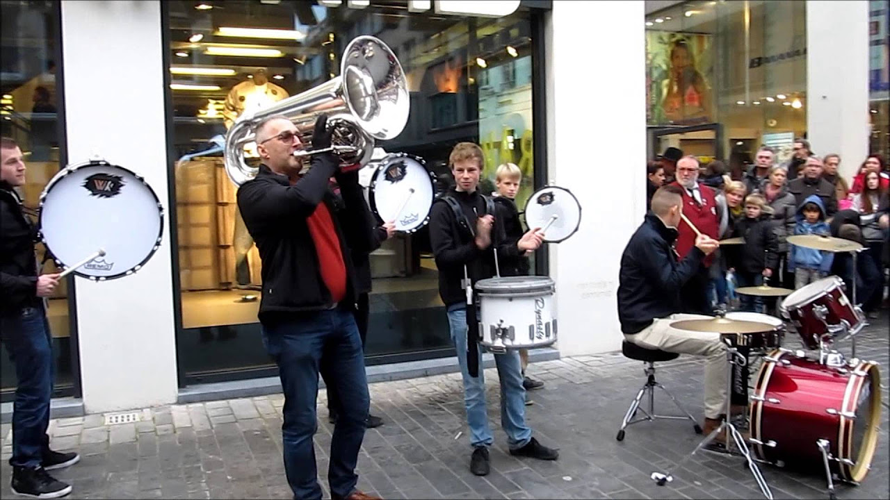 Flashmob Kaufingerstrasse München | Michael Jackson - They Don´t Care About Us