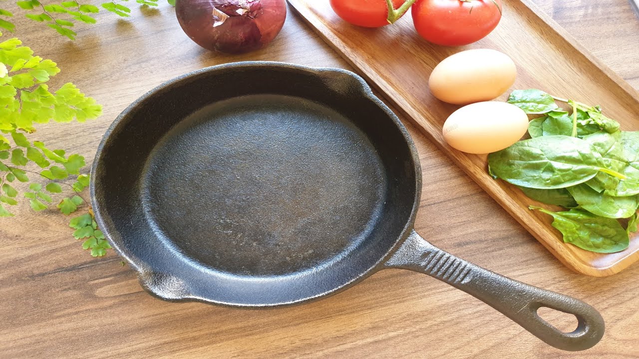 How To Fix A Rusted Cast Iron Pan | Afelia's Kitchen - YouTube