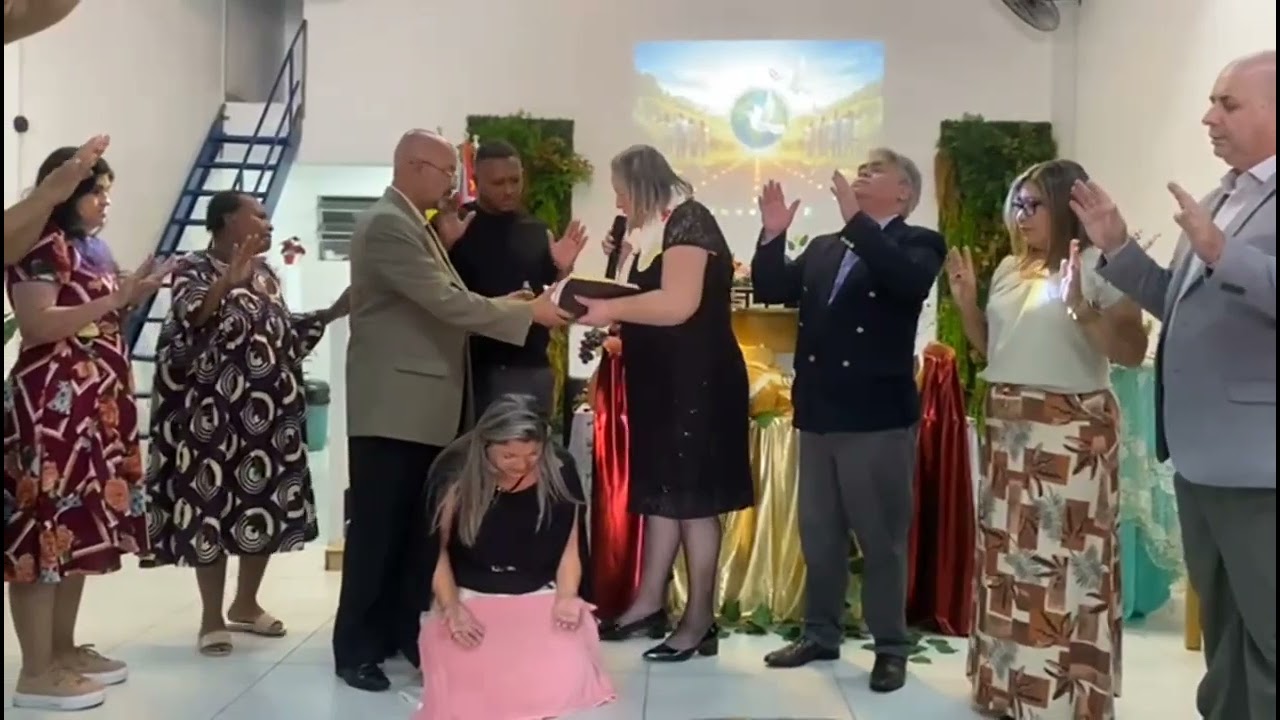 Neila Alencar é aclamada pastora em consagração que ocorreu no dia 01 de março de 2026 na Igreja Apostólica Sementes da Fé