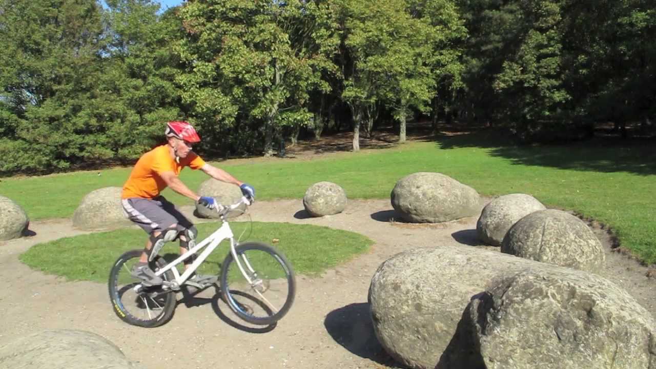 biketrials riding: how to pedal up