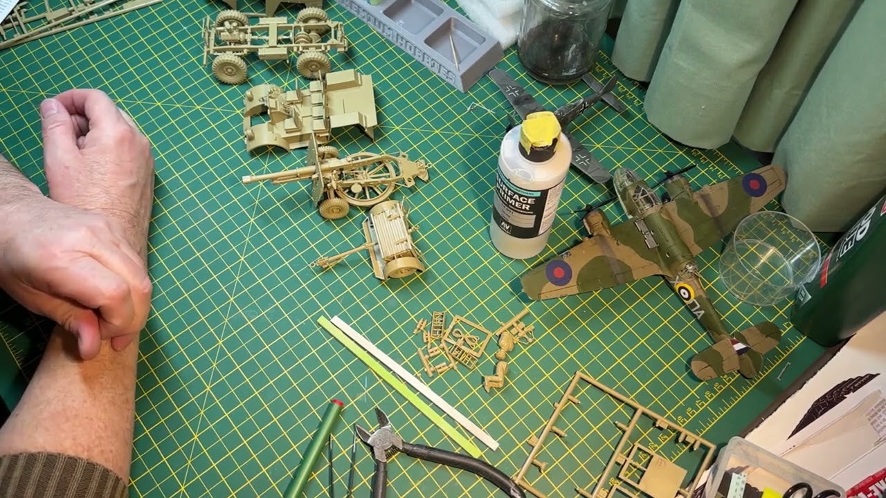 Tamiya 1/35 Scale British 25 PDR. Field Gun & Quad Gun Tractor