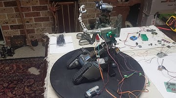 Johnny 5 toy robot arm test
