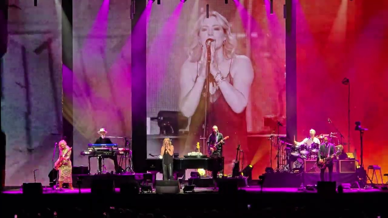 Sarah McLachlan "Sweet Surrender" live in Halifax, NS 04-Nov-2025 