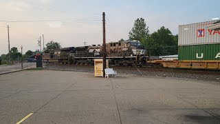 NS Intermodal passing by as I'm in Burger Hut in Alliance Ohio - ES44AC #8077 & AC44C6M #4693