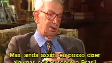 O que Eric Hobsbawm defende?