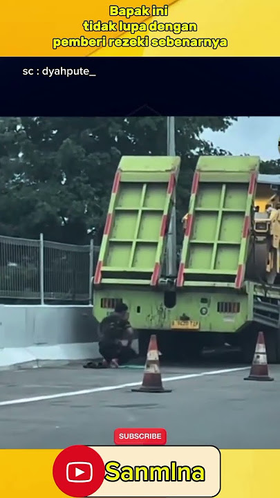 momen seorang sopir truk sholat di tepi jalan tol #shorts