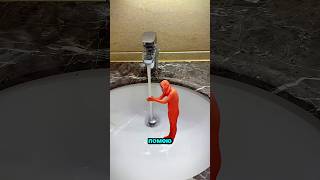 Вода совсем не падает! 😱💦 Магический трюк