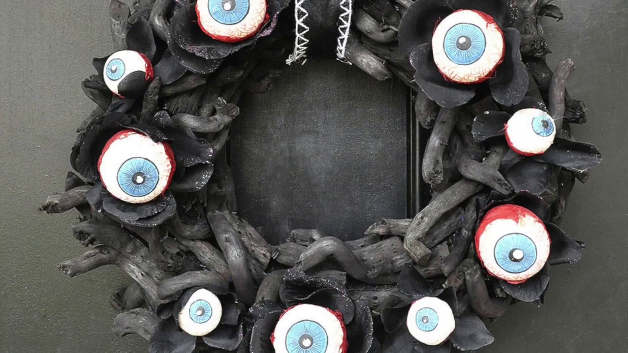 DIY Eyeball Wreath - Easy To Make Halloween Wreath Idea - Dear Creatives