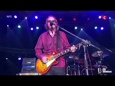 Joe Bonamassa (+) Walk in My Shadows