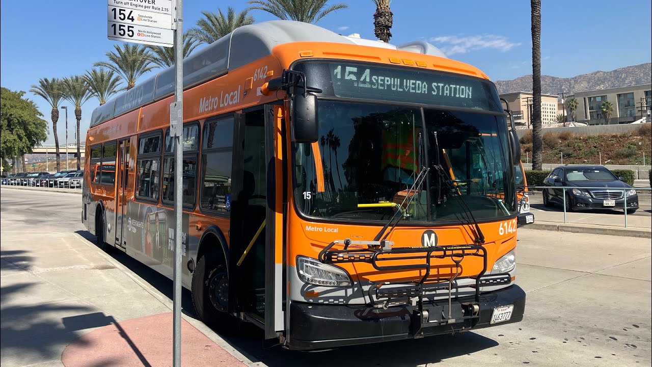 LACMTA 2015 New Flyer XN40 #6142 - YouTube