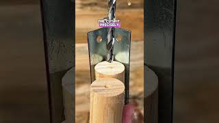 A carpenter used a hinge to make perfect markings #WoodworkingUSA #WorkshopHack #smartfix