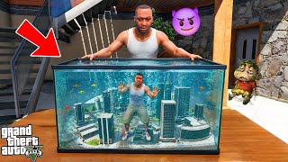 Franklin & Shinchan Trapped INSIDE TINY INDIAN BIKE DRIVING 3D City in GTA 5! screenshot 2