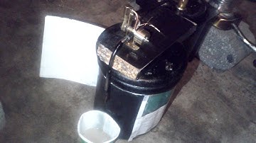Homemade displacement lubricator for mini steam engine