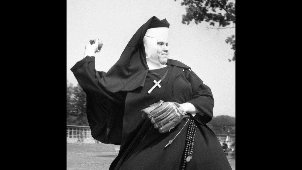 Болезнь монашек что это. Монашки. Монахиня фотосессия. Монахини монастырь ретро. Монашка Старая.