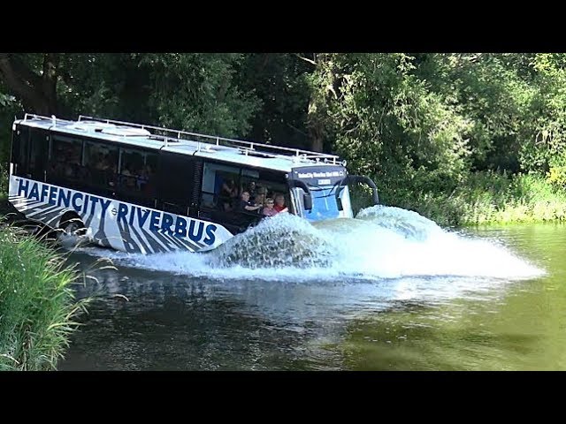 HAFENCITY RIVERBUS | The spectacular amazing swimming bus | 4K-Quality-Video class=