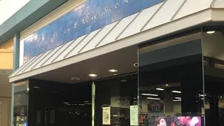 Live in the Steeplegate Mall Christmas Eve 2021