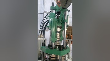 RAW | SV-R2 Rotary Type Vertical Injection Molding Machine | Key Moulding | 8 Cavity Mould