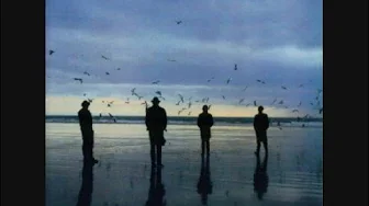 Echo and the Bunnymen - Show Of Strength - 1981 Echo and the Bunnymen - Show Of Strength - 1981