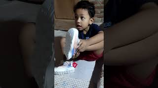 bahagia dengan sepatu barunya #bocil #anaklanang #sepatu #running #runner