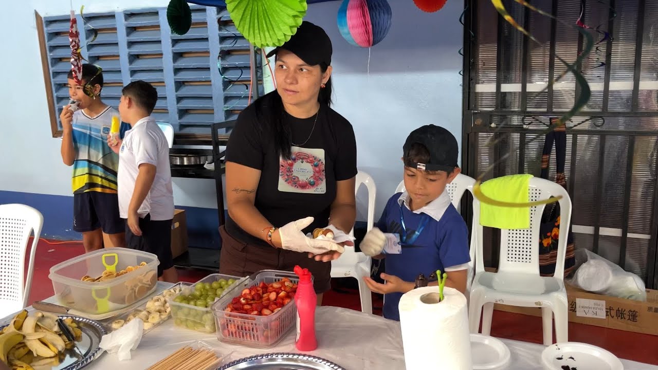 Creatividad y emprendimiento brillaron en el Mercadito Cooperativo