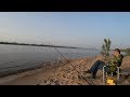 Рыбалка на Пляже Ловля на Течении Голавля Донку Закидушку