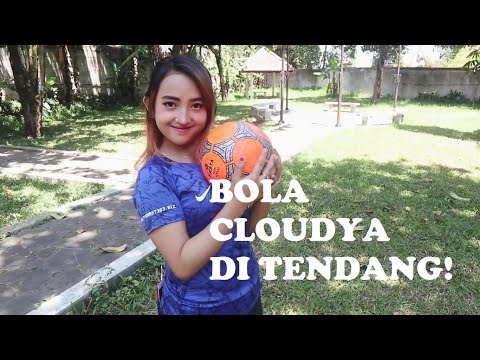 MAEN BOLANYA  CLOUDYA YASTIN & NIQI SUCI