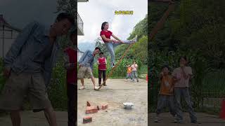 It shows how the long-lost martial arts skills are recreated. How to hit a cow from a distance.
