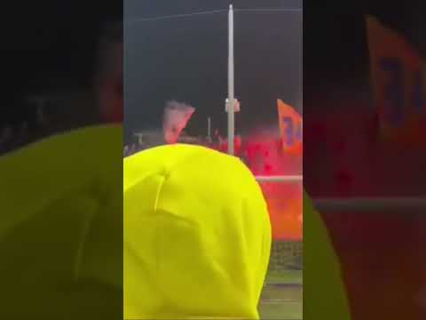 I tifosi accolgono i giocatori del Cerignola dopo la vittoria sul Foggia