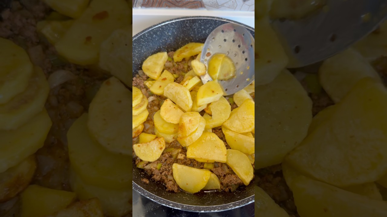 TENCEREDE KIYMALI PATATES OTURTMA YEMEĞİ TARİFİ #tencereyemekleri #shorts #akşamyemeği #fyp #recipe