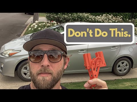 Video: Làm thế nào để bạn tháo tấm cửa ra khỏi một chiếc Prius?