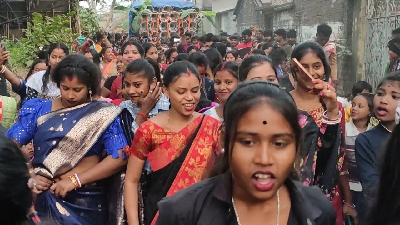 পুতুণ্ডাতে ক্ষেপিমা সাউন্ডের 💥ফুল রোড শো ভিডিও💃 মাধবদা সব মেয়েদেরকে নাচিয়েছে।