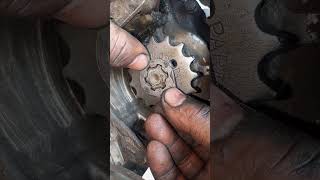 mechanic tricks for installing front gears #tutorial #reels #otomotif #bikers #motorsport