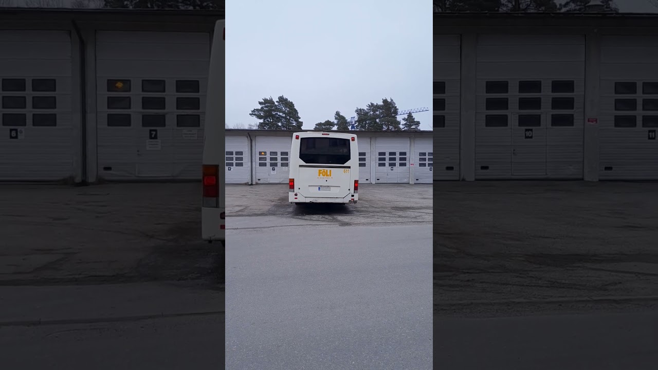 Jalobus 611 pakittaa pesulasta.