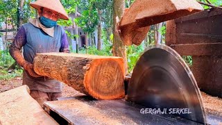 Download Lagu Profesional Mengolah kayu Dengan Gergaji mesin serkel rakitan MP3 Download Lagu Profesional Mengolah kayu Dengan Gergaji mesin serkel rakitan MP3