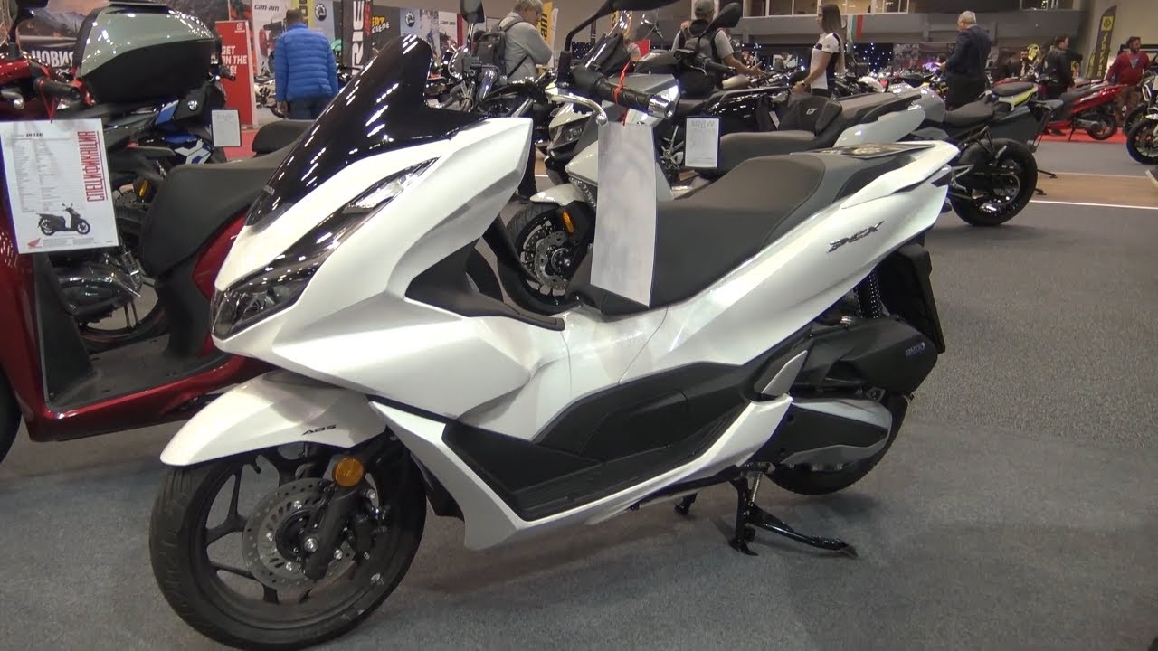 2022 Honda PCX 125 Scooter Walkaround Moto Expo 2022 Asics Arena 1