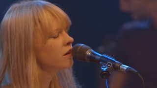 Lucy Rose Live Performance of 'Bikes' - RLife Live