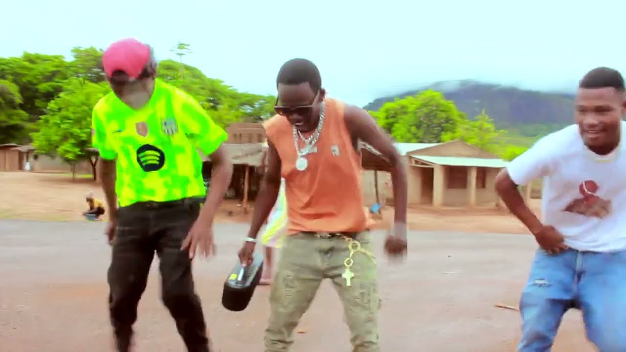 Puto velho_-Emualy tsa Dulce_-Namicuna-_video_by_Agostinho_Neto_(1080p)-_HD.mp4