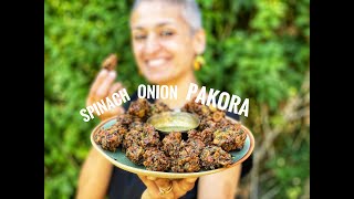 CRISPY SPINACH ONION PAKORA | palak pyaaz pakora | Onion bhaji | Onion pakora | #cookwithme #withme