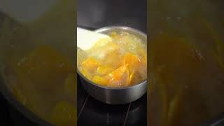 Puré de piel de naranja. Puede hacerse con otros cítricos como lima, limón, pomelo, mandarina...