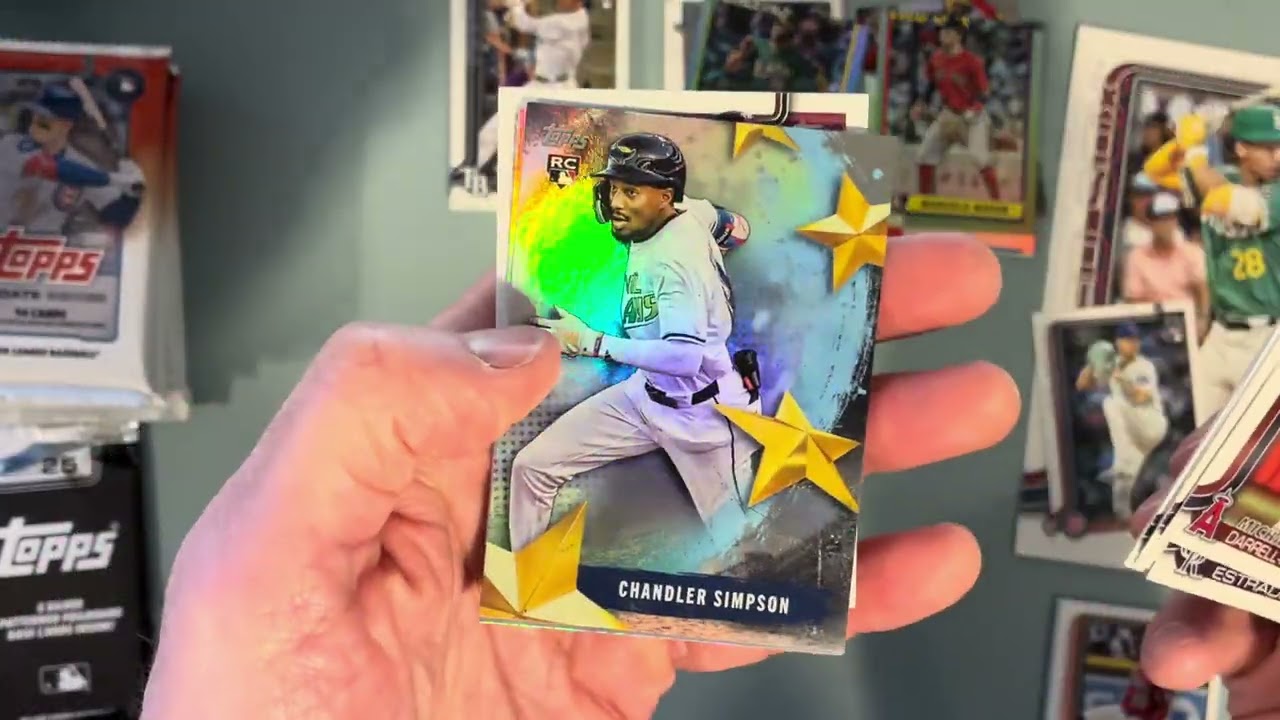 Набор Topps Update Superbox 2025 года — это просто ужас! На самом деле, это отличный продукт.