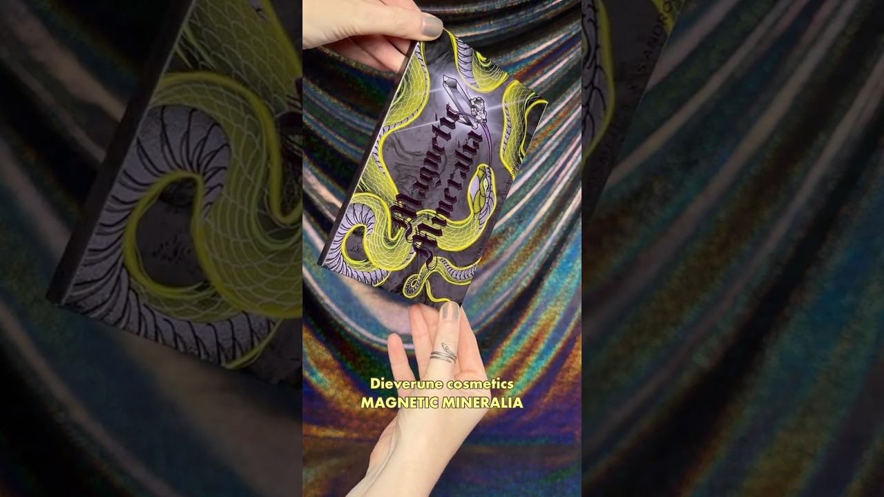Dieverune cosmetics 🐍 MAGNETIC MINERALIA eyeshadow palette swatches