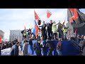 Митингующие поют &quot;перемен!&quot;