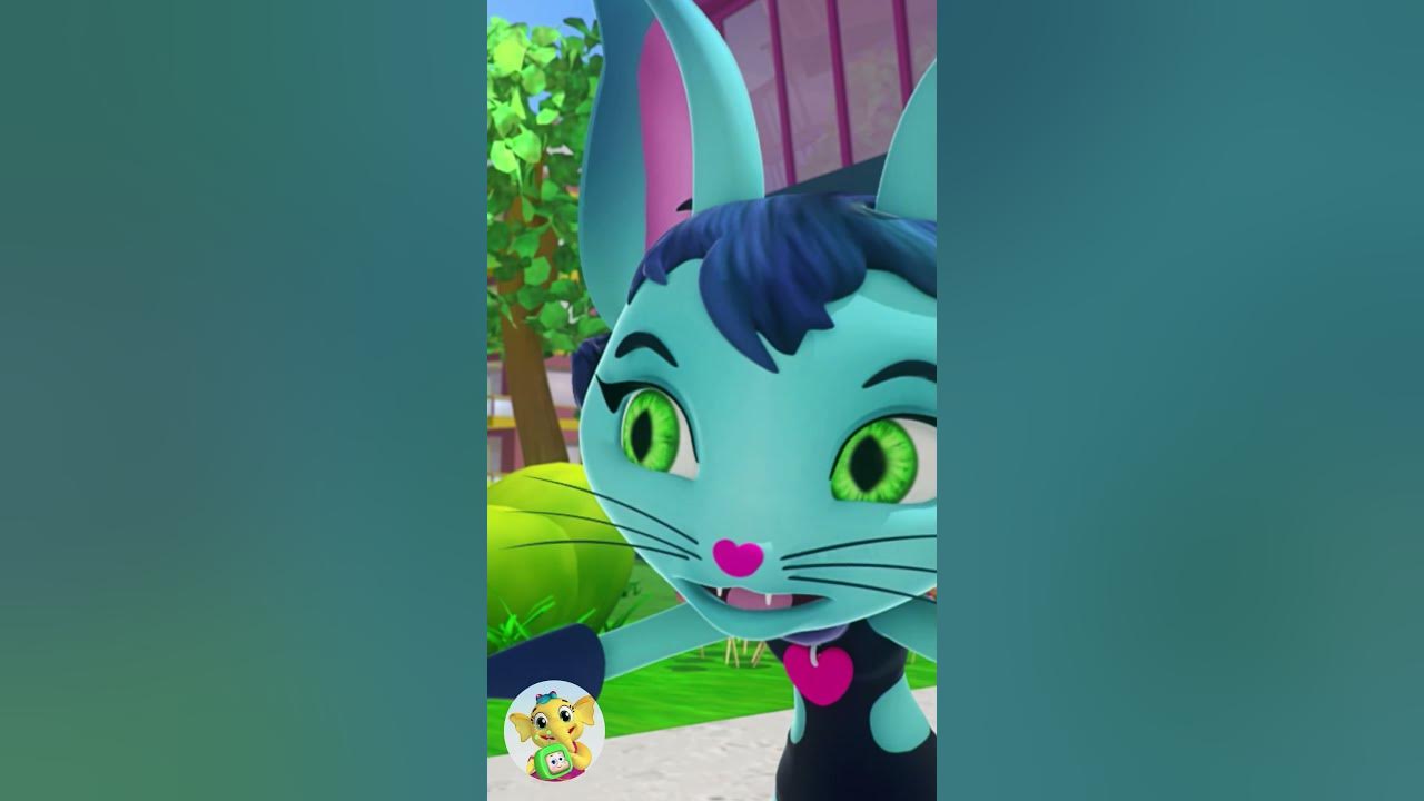 Oops! Gummy’s First Skate Try! ?🐻💨🤣  #shorts #gummybear  #songs #trendingshorts #trending #singalong