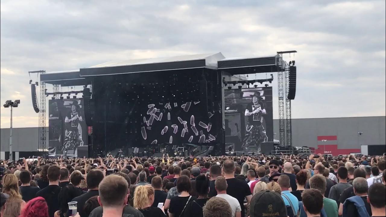 Guns n