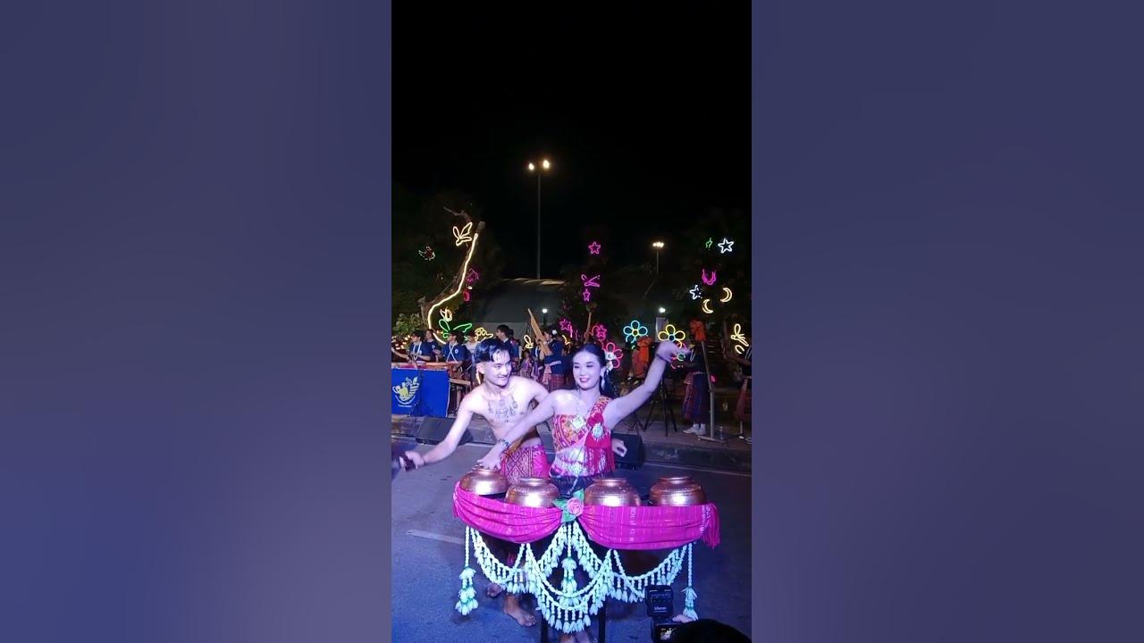 นางไห งานแห่ปราสาทผึ้ง จ.สกลนคร #มองนานๆ นางไห งานแห่ปราสาทผึ้ง จ.สกลนคร #มองนานๆ