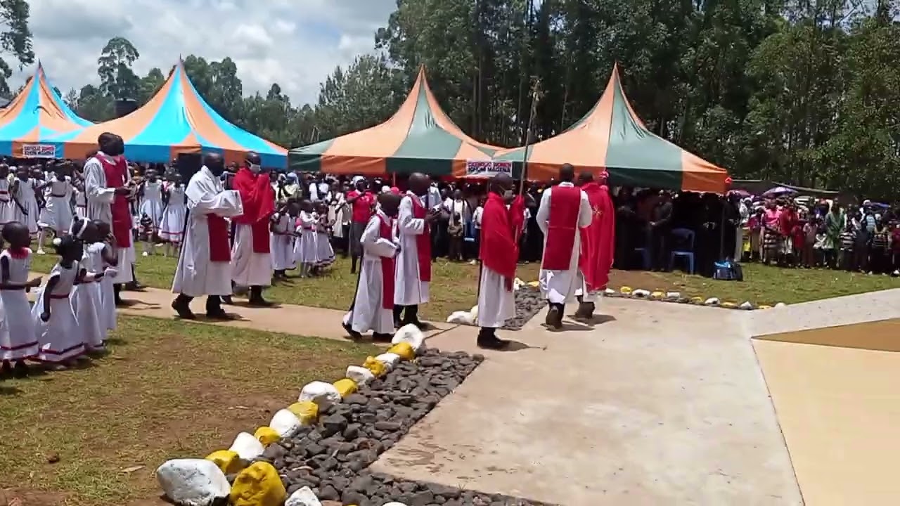 TWENDE NYUMBANI MWA BWANA HOYAA#live performance during confirmation at ichuni magena parish kisii